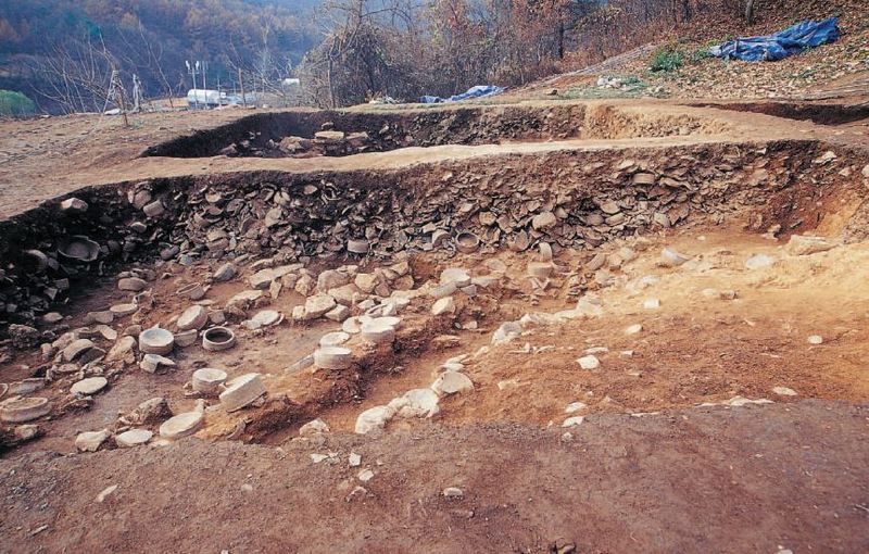 용인 서리 상반 고려백자가마터-3차 S2W1 서측벽(출처_경기문화재연구원)